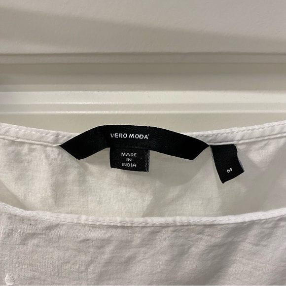 2/$18 Vero Moda White Flower Lace Cropped Tank Top Spring Size M - Picture 5 of 5